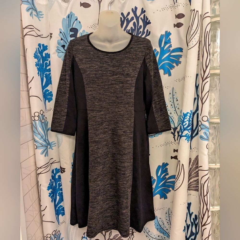 Neesha Black + Grey Knit Color Block Dress with 3/4 Length Sleeves Sz L - Picture 1 of 8